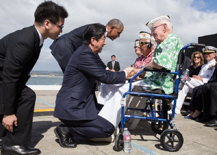 Prejav prezidenta USA B. Obamu a premiéra Japonska S. Abeho v Pearl Harbore