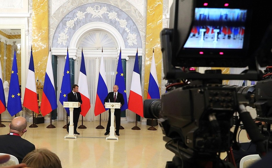 Spoločná tlačová konferencia Putin – Macron /plné znenie/
