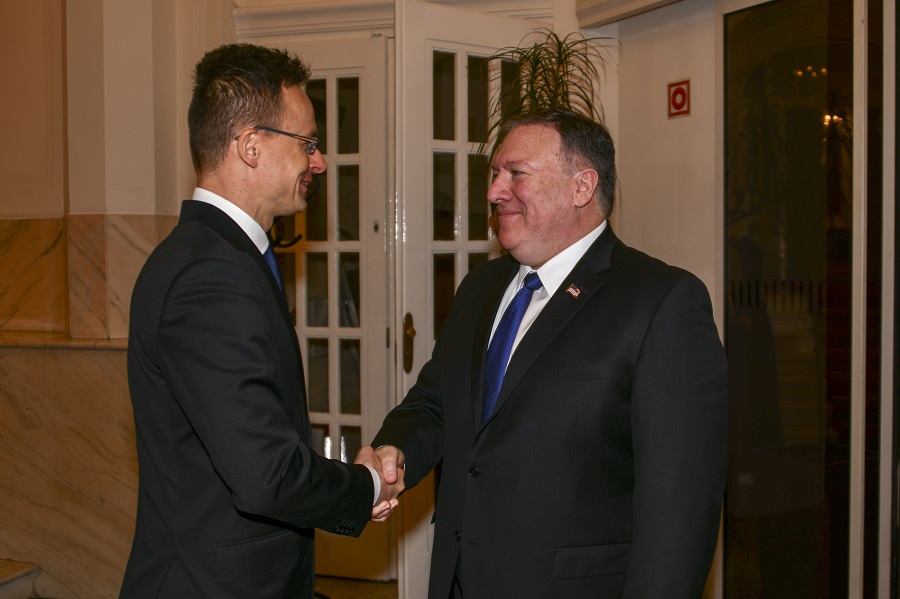 Tlačová konferencia ministra zahraničných vecí USA M. Pompea a ministra zahraničných vecí Maďarska P. Szijjartóa